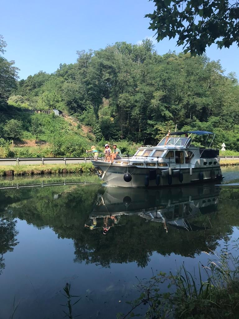 Vedette hollandaise habitable avec emplacement au port !, Sports nautiques & Bateaux, 50 ch ou plus, Diesel, Acier, 9 à 12 mètres