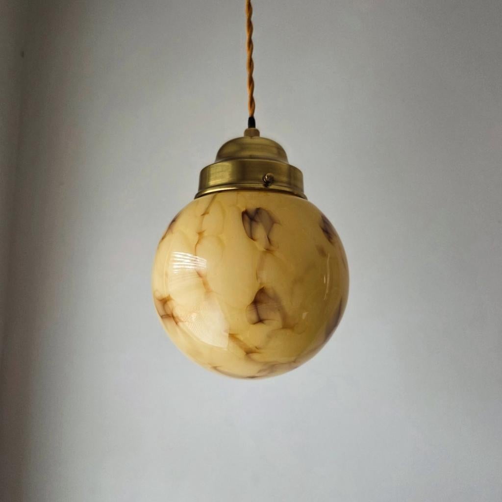 Vintage Art-Deco gemarmerde opaline glazen hanglamp., Antiek en Kunst, Ophalen of Verzenden