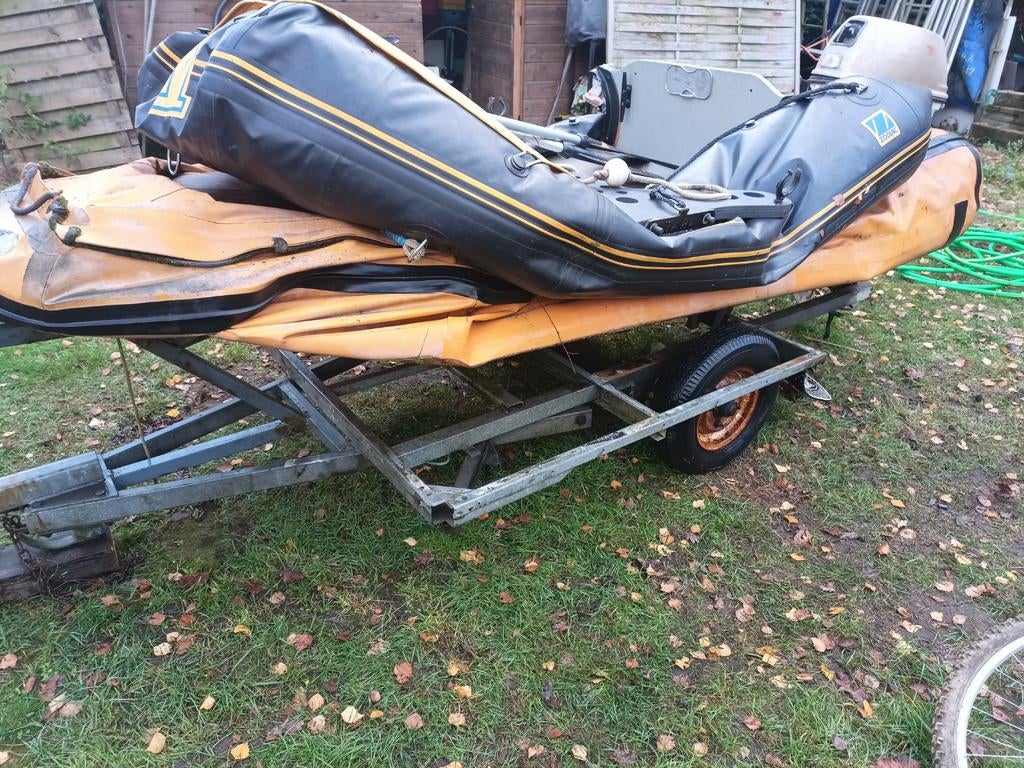 2 bootjes plus trailer en motor en benzine tank., Watersport en Boten, Motorboten en Motorjachten, Benzine, Ophalen