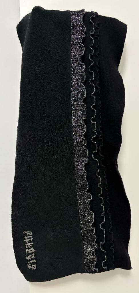 zwarte sjaal Girbaud, Enlèvement, Porté, Écharpe