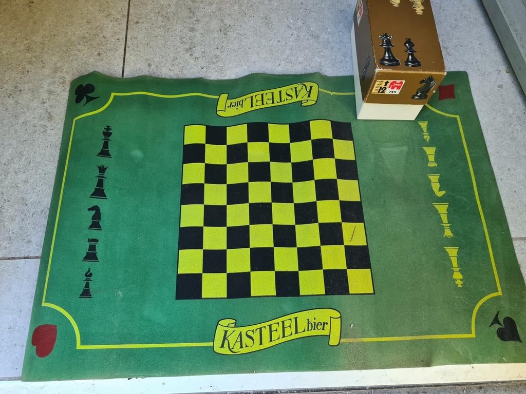 Jeu d'échecs avec des pions en bois Castle Beer, Enlèvement ou Envoi, Comme neuf