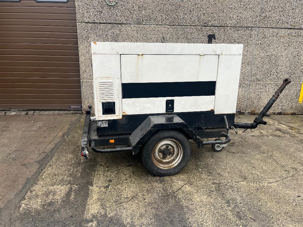 Groupe électrogène SDMO DIESEL, Bricolage & Construction, 10 à 30 kVA, Démarrage électrique, Enlèvement, Utilisé