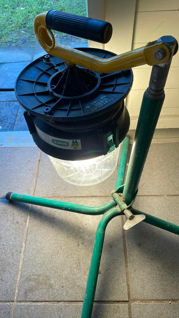 Macc werfverlichting, Ophalen, Zo goed als nieuw