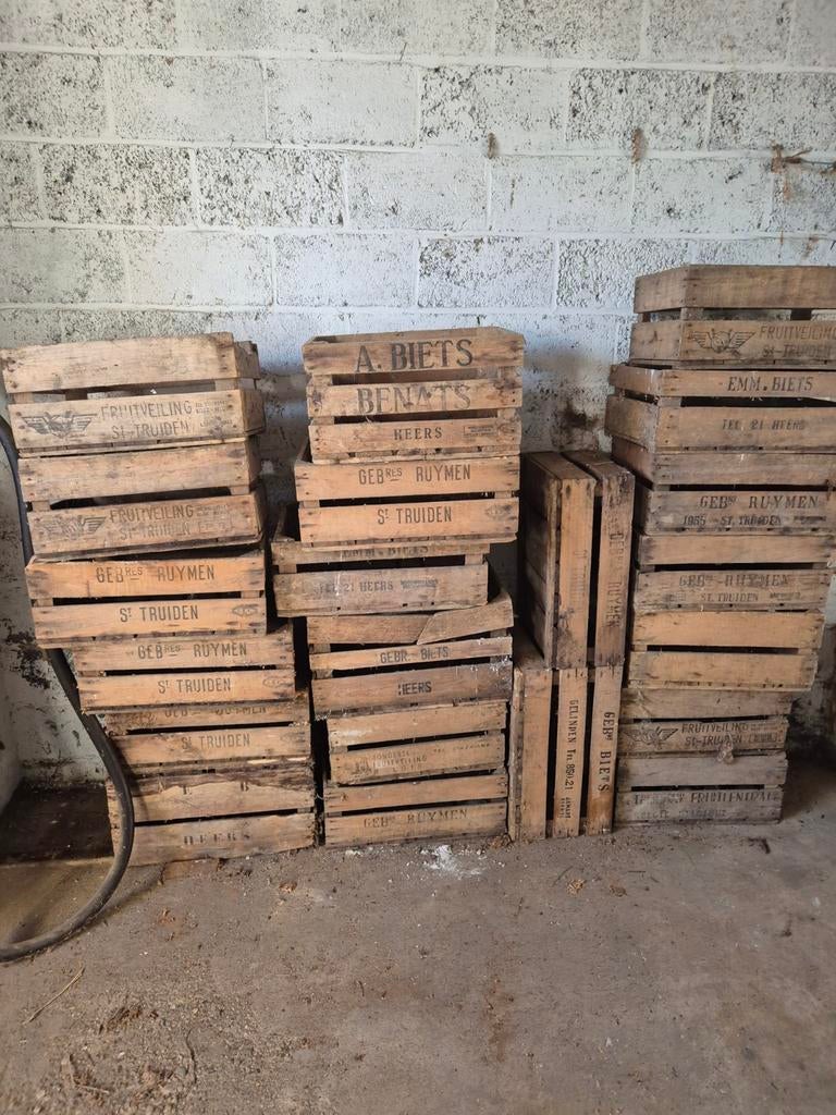 Antieke houten kisten uit Sint Truiden, Ophalen