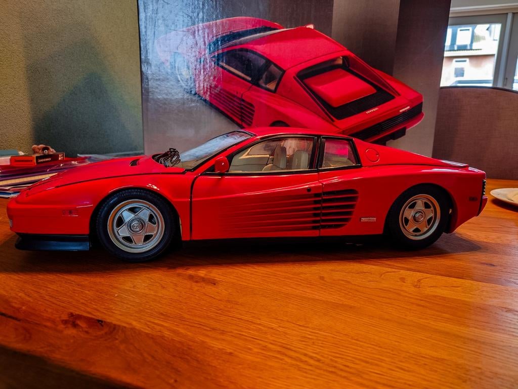 Pocher Ferrari Testarossa incl Testarossa boek en doos, Hobby en Vrije tijd, Modelauto's | 1:5 tot 1:12, Zo goed als nieuw, Auto
