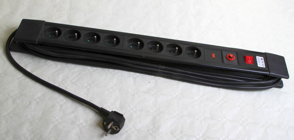 Elimex Bloc multiprise 8 prises type Elix 38333, Bricolage & Construction, Électricité & Câbles, Enlèvement ou Envoi, Comme neuf