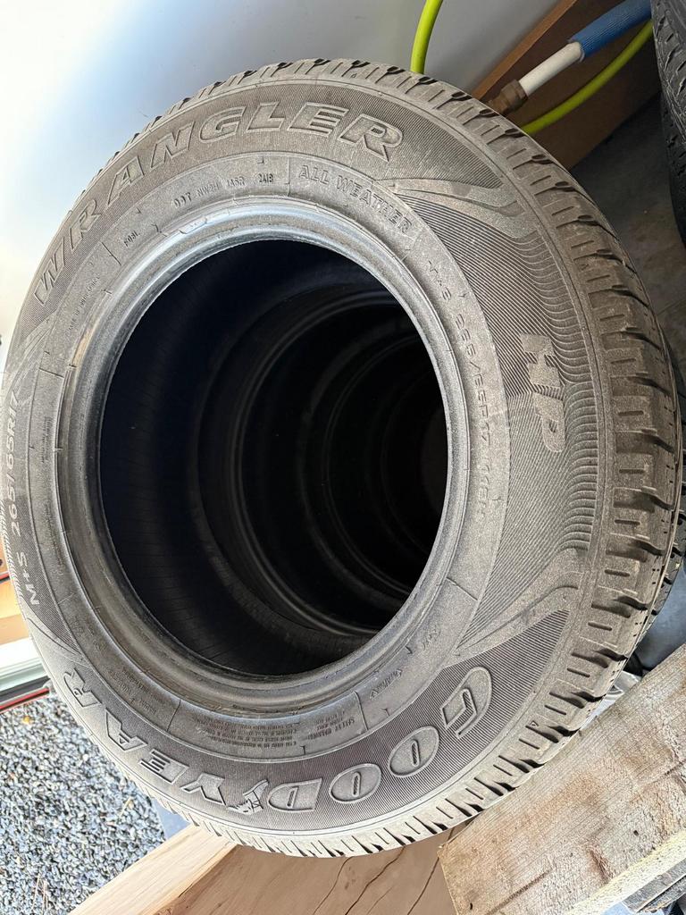 4 pneus (sans jantes), 265 mm, Pneus été, Enlèvement, Utilisé