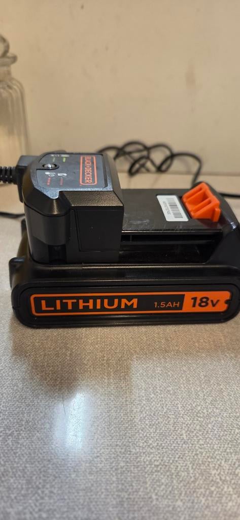 Chargeur  plus 2 batterie black decker, Enlèvement