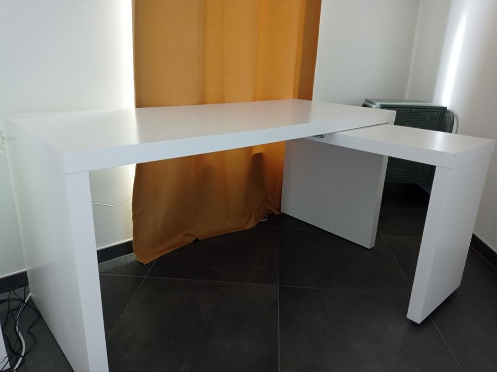 MALM bureau met blad, Ophalen