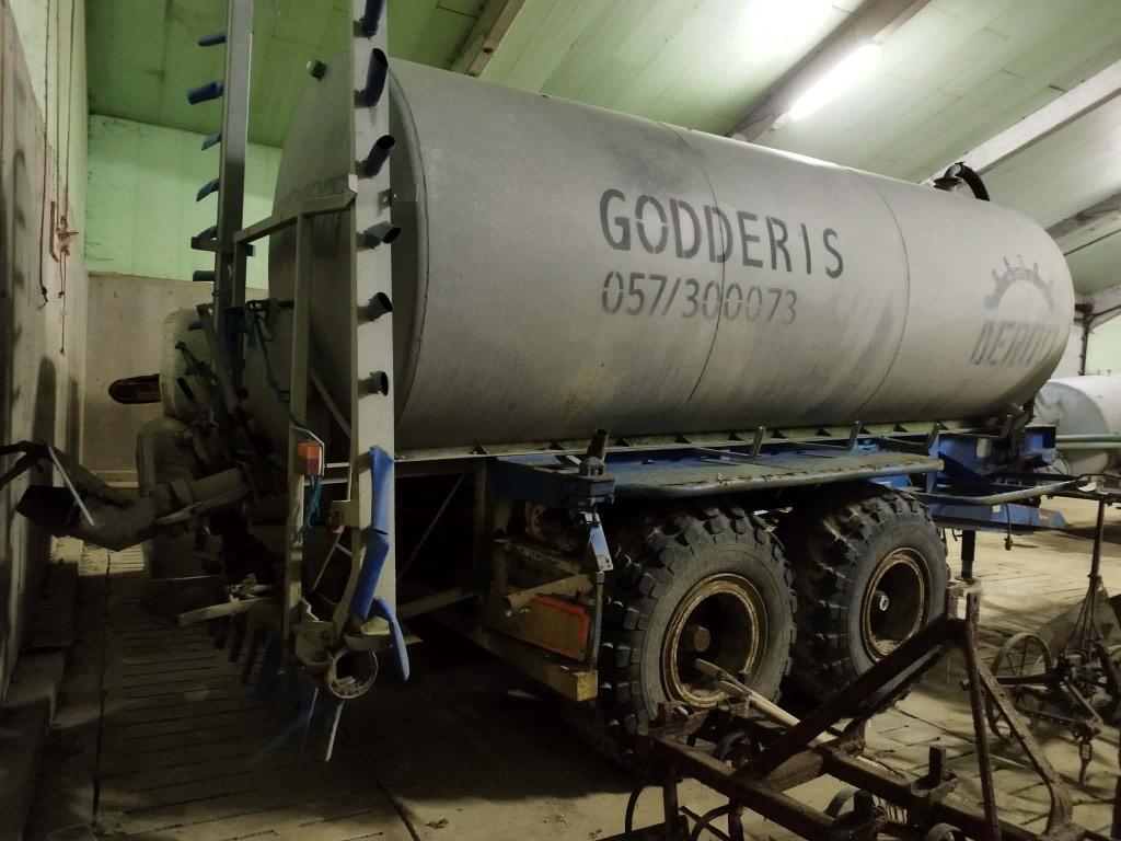 Beerton, Zakelijke goederen, Landbouw | Werktuigen, Ophalen, Gewasbescherming en Bemesting