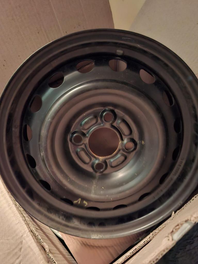 .originele velgen voor een Nissan Micra uit 2012, Ophalen, Velg(en)
