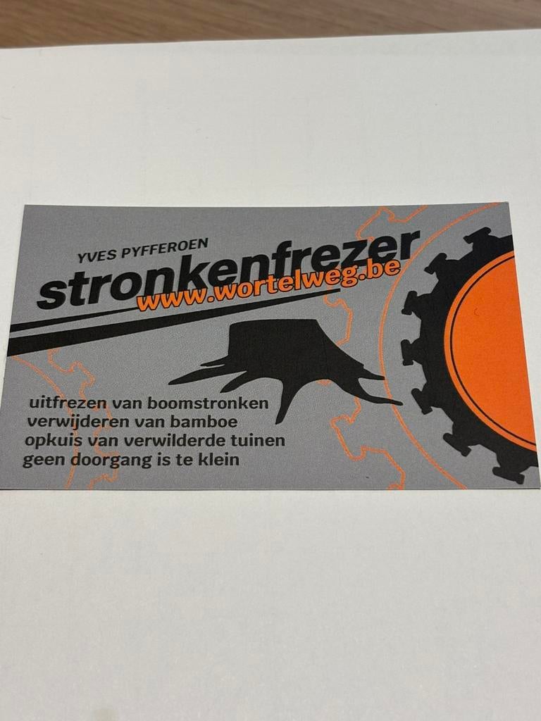 Stronkenfrees huren of laten uitvoeren wortelweg, Enlèvement ou Envoi, Comme neuf