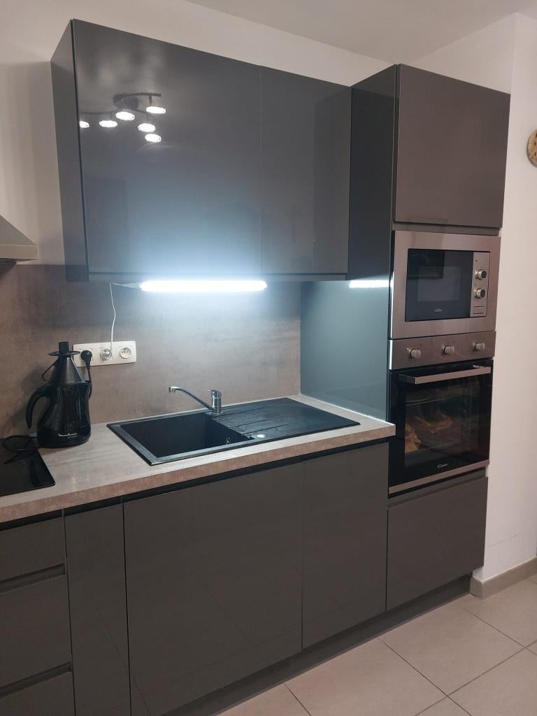 Ensemble de cuisine gris, Maison & Meubles, Cuisine | Couverts, Comme neuf, Autres matériaux, Enlèvement