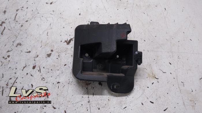 Support pare-chocs arrière gauche d'un Renault Clio, Renault, -, 3 mois de garantie, Utilisé