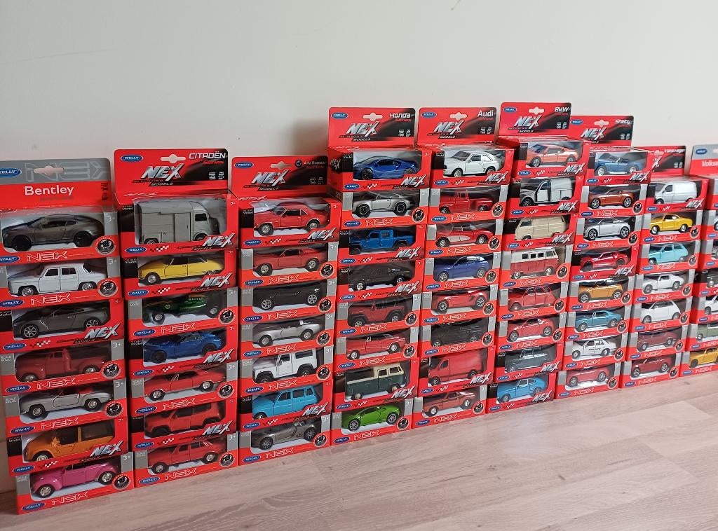 Welly speelgoedauto's, Hobby en Vrije tijd, Modelauto's | 1:32, Ophalen, Nieuw, Auto