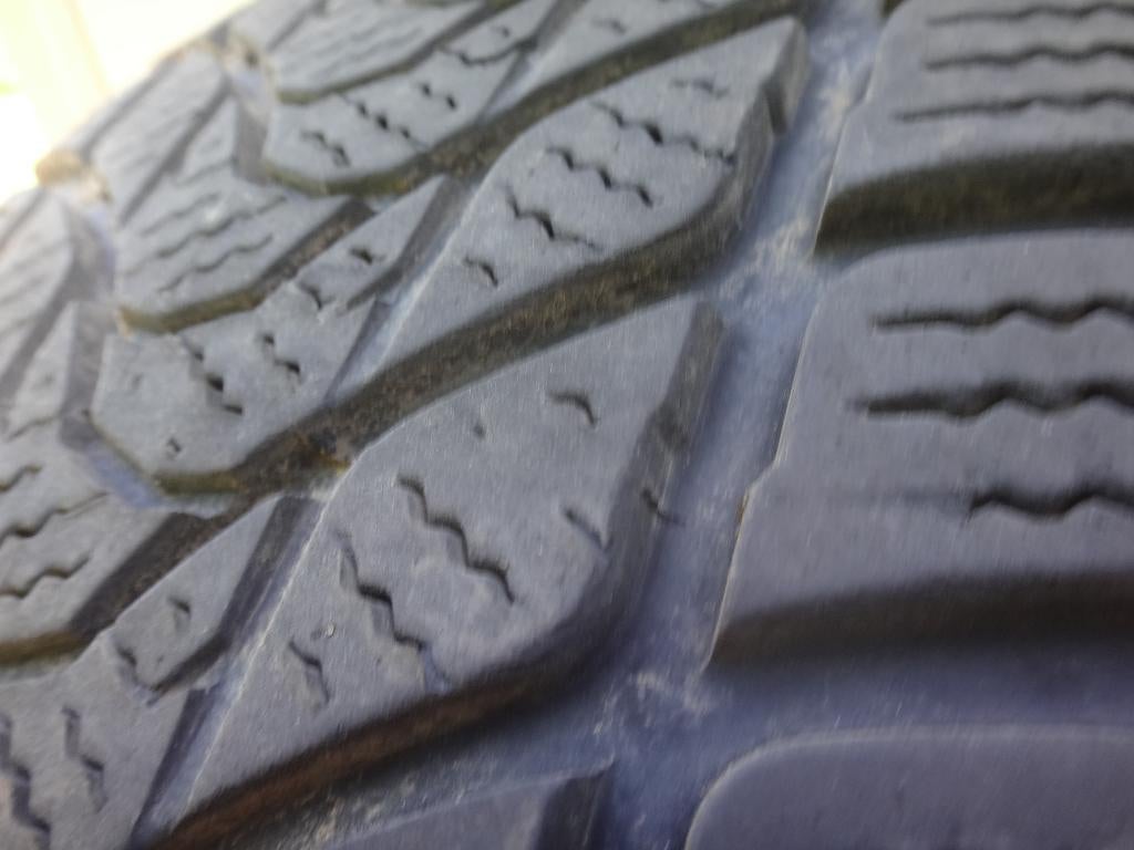 4 pneus hiver 205 60 16 96H, Autos : Pièces & Accessoires, Pneus & Jantes, Pneus hiver, 16 pouces, 205 mm, Pneu(s)