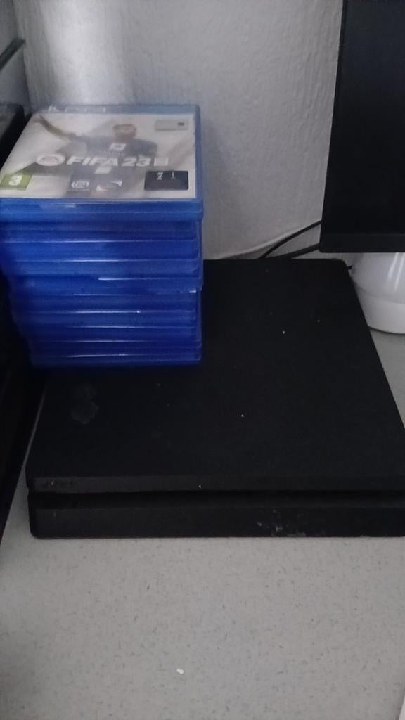 Ps4 met games en 2 controllers, Ophalen, Met games