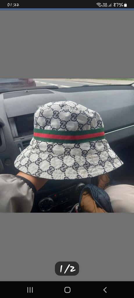 Chapeau Gucci, Enlèvement, Chapeau