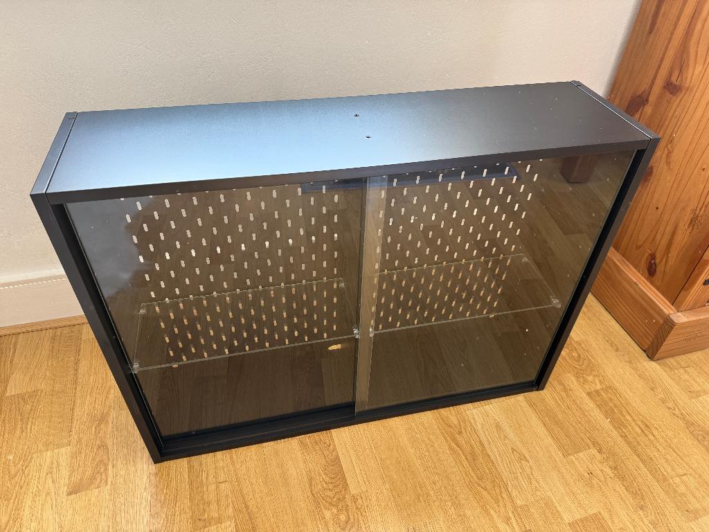 Ikea UPPSPEL Vitrinekast, Huis en Inrichting, Kasten | Vitrinekasten, Ophalen, Gebruikt