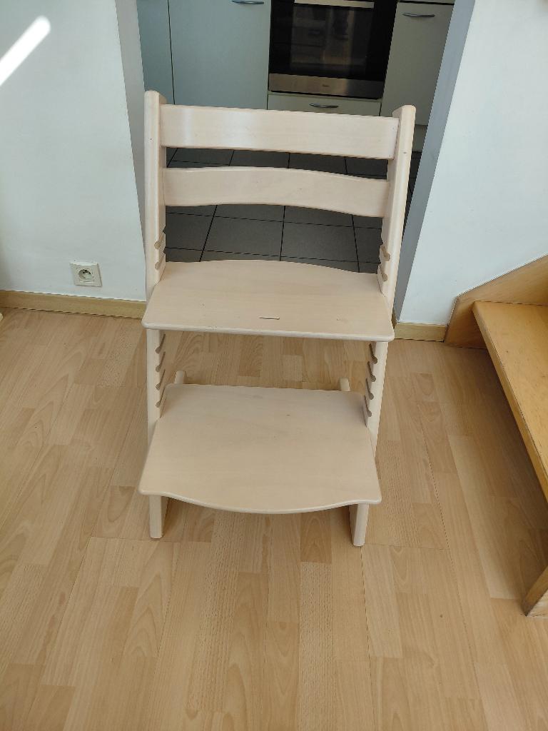 Chaise bébé/enfant STOKKE Tripp Trapp en excellent état, Enfants & Bébés, Enlèvement, Comme neuf, Chaise évolutive