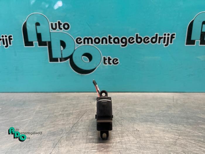 Commutateur vitre électrique d'un Nissan Micra (Micra 03-), Autos : Pièces & Accessoires, -, 3 mois de garantie, Utilisé, -