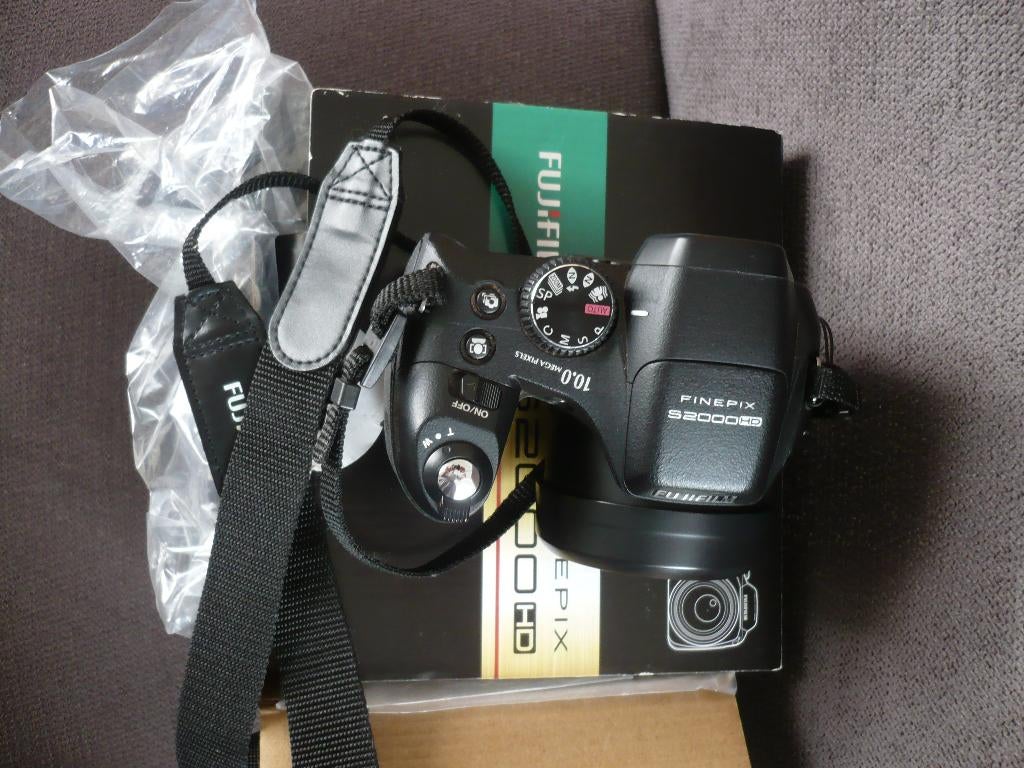 Appareil photo Fujifilm Finepix S2000HD en très bon état., TV, Hi-fi & Vidéo, Appareils photo numériques, Enlèvement