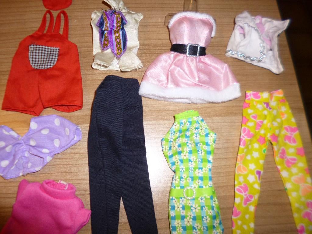 Poppenkleertjes, Kinderen en Baby's, Speelgoed | Poppen, Ophalen of Verzenden, Barbie