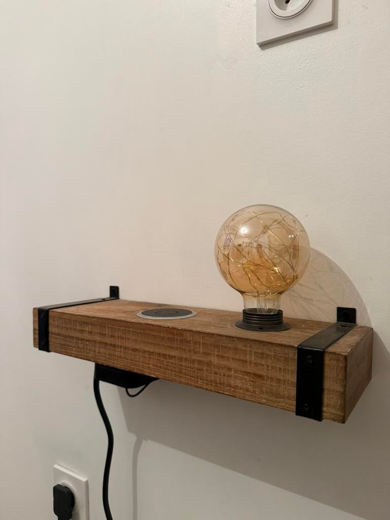 Étagère de chevet avec chargeur induction, Enlèvement ou Envoi, Comme neuf