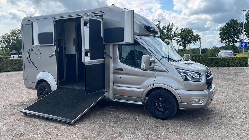Te koop STX, Ophalen, Zo goed als nieuw, 2-paards trailer