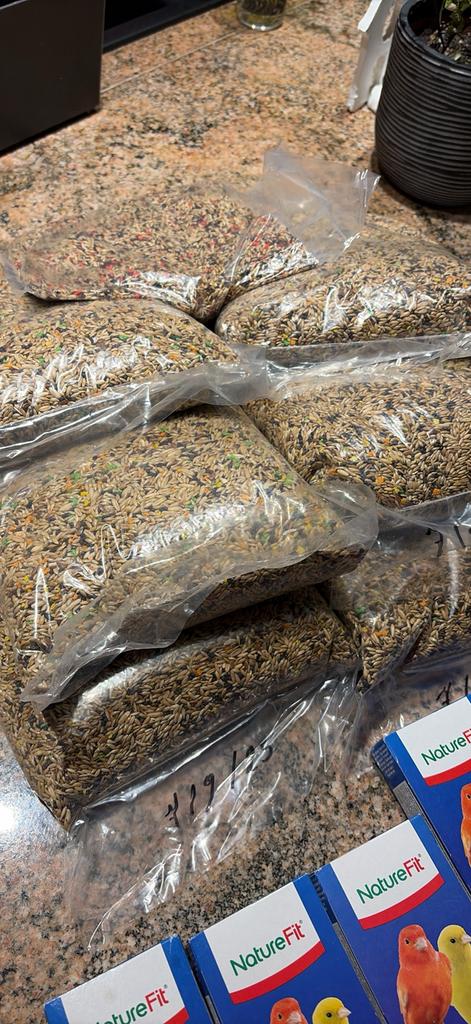 Kanarie eten, Dieren en Toebehoren, Vogels | Kanaries