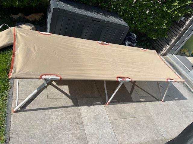 Quechua Decathlon Camp Bed — Kampeerbed voor 2 personen, Ophalen, Zo goed als nieuw