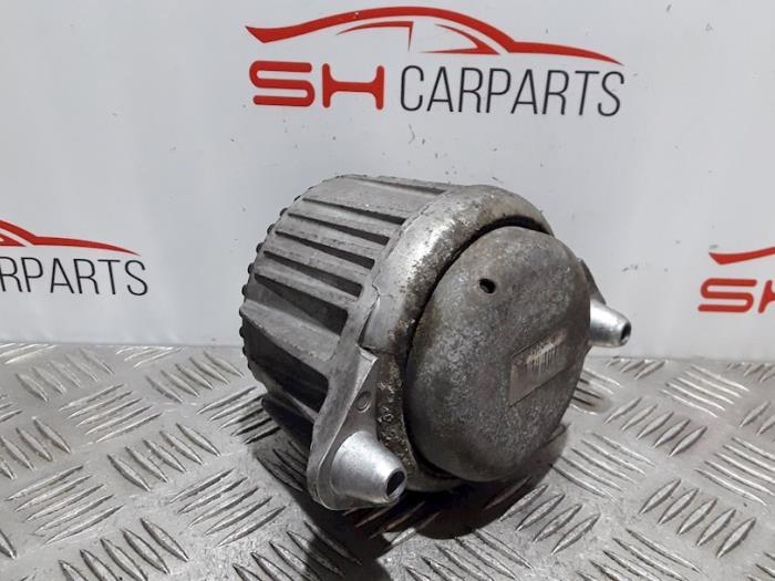 Motorsteun van een Mercedes E-Klasse, Gebruikt, -, Ophalen of Verzenden, -