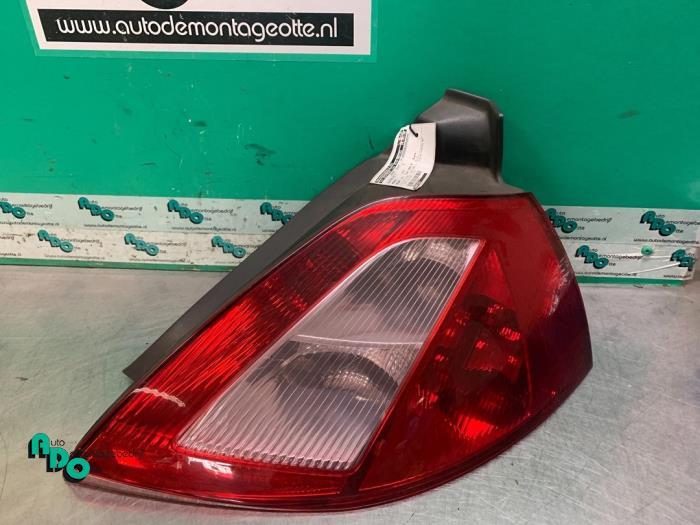 Feu arrière droit d'un Renault Megane (Megane 2 02-), Autos : Pièces & Accessoires, Renault, -, 3 mois de garantie, Utilisé