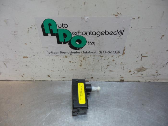 Moteur phare d'un Volkswagen Caddy (Caddy 04-), Autos : Pièces & Accessoires, Volkswagen, -, Utilisé, -