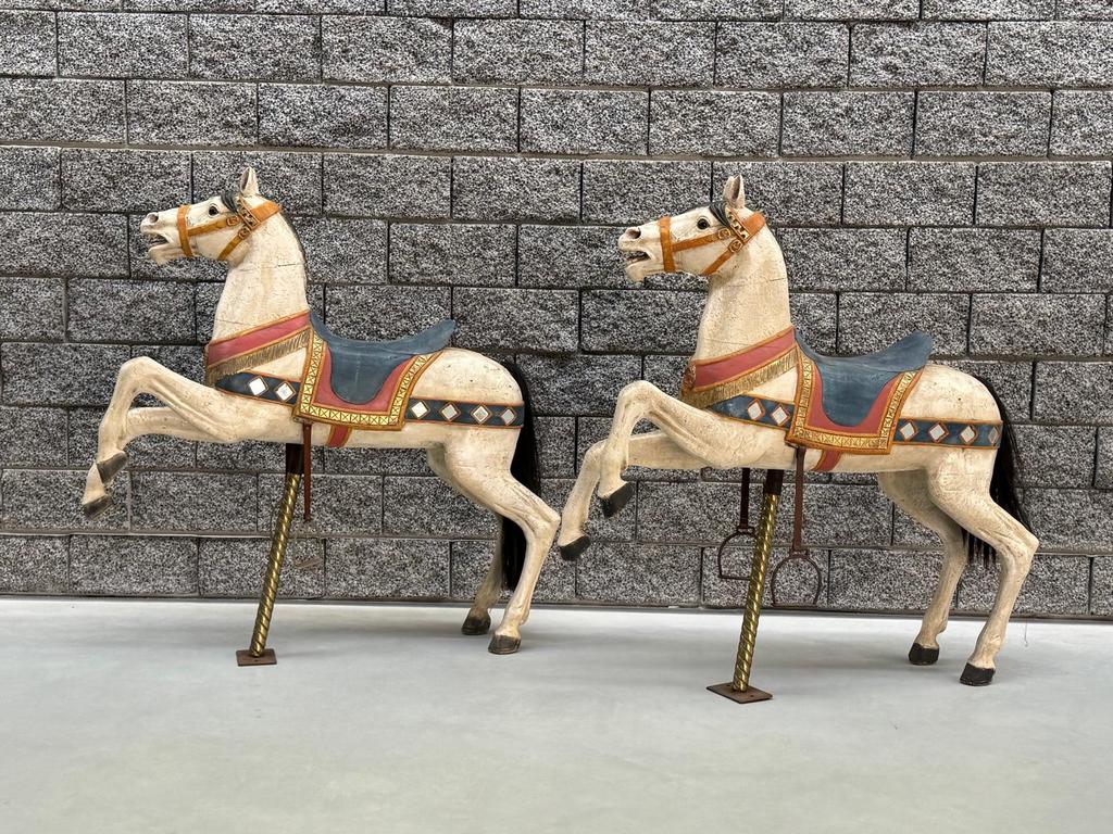 Duo Carrousel paarden, Ophalen