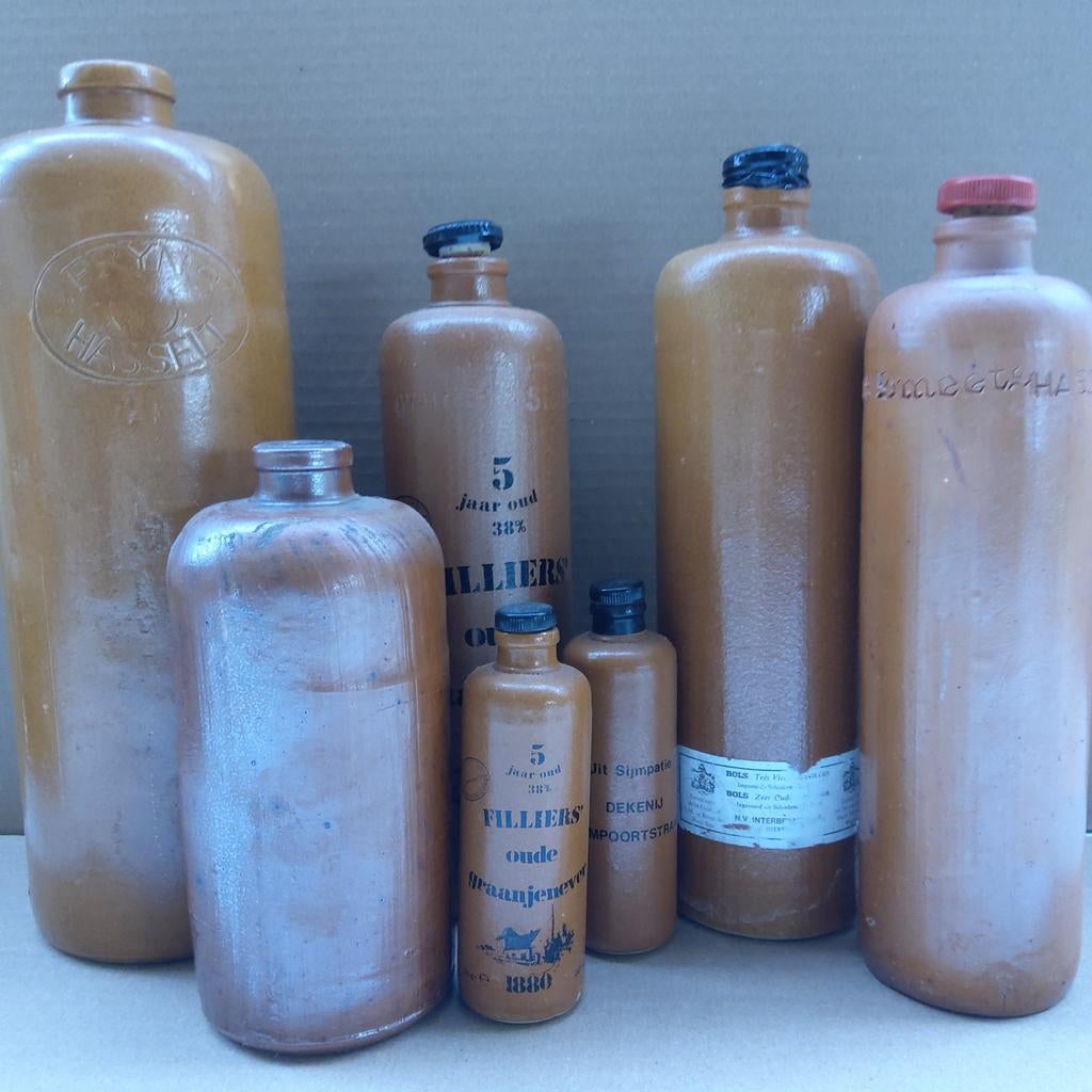 Gevarieerde collectie:7 oude aardewerkkruiken. Ook apart!, Antiquités & Art, Antiquités | Céramique & Poterie, Enlèvement ou Envoi