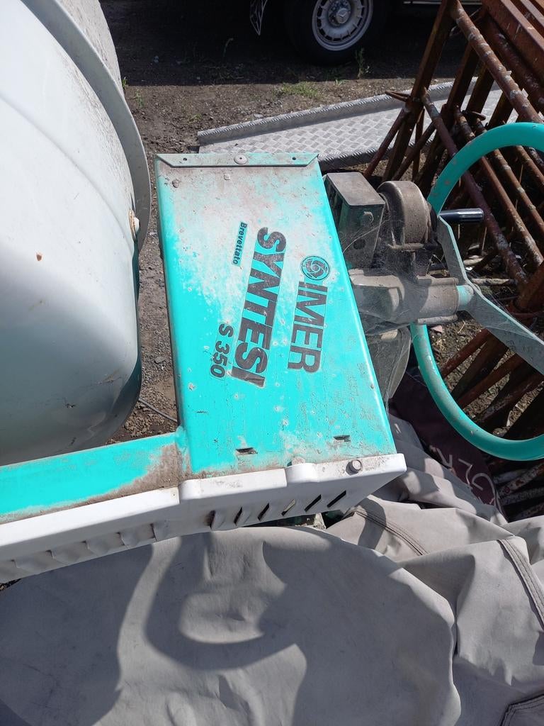 Betonmolen, Auto-onderdelen, Ophalen