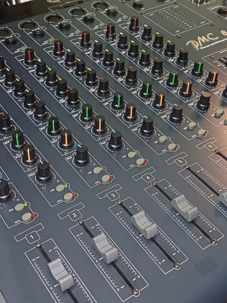 JB System PMC-8 console de mixage délivre 2 x 350 W à 4 ohms, Enlèvement