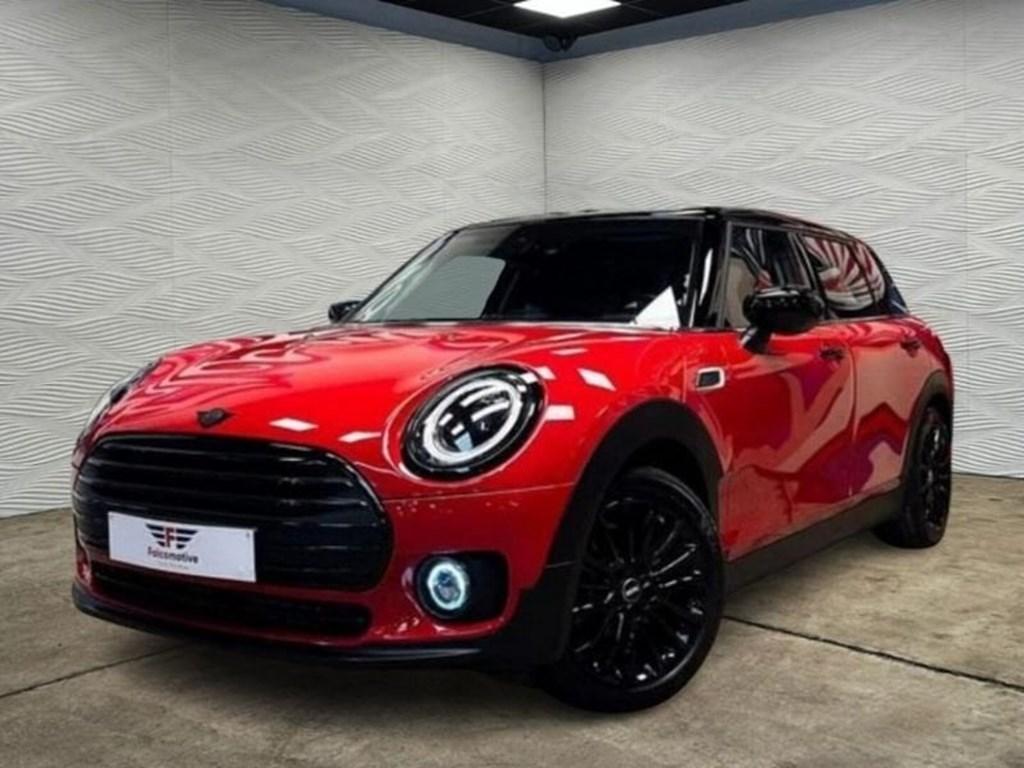 MINI Cooper Clubman 1.5i*AUT*CARPLAY*CAMERA*CHILI-RED*, Auto's, Mini, 136 pk, Bedrijf, 6 deurs, https://public.car-pass.be/vhr/97db87cd-b496-41ca-bd27-e0b272fa1e58