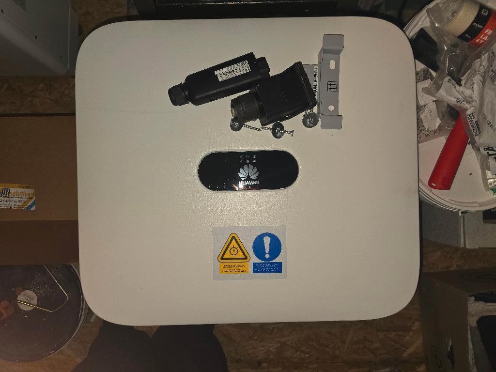 Omvormer: Huawei, Ophalen, Gebruikt, 200 wattpiek of meer