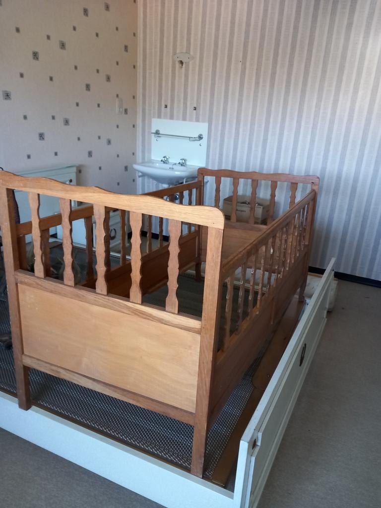 Kinderbedje, Ophalen