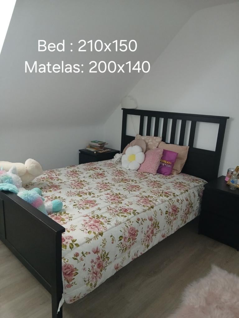 Lit noir 210x150 + matelas, Maison & Meubles, Chambre à coucher | Chambres à coucher complètes