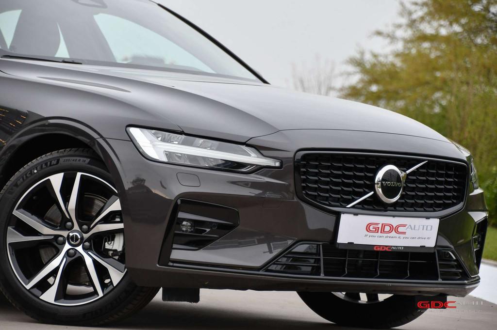 Volvo S60 S60 2.0 B4 Plus Bright (bj 2025, automaat), Auto's, Volvo, 145 kW, 4 cilinders, 1969 cc, S60