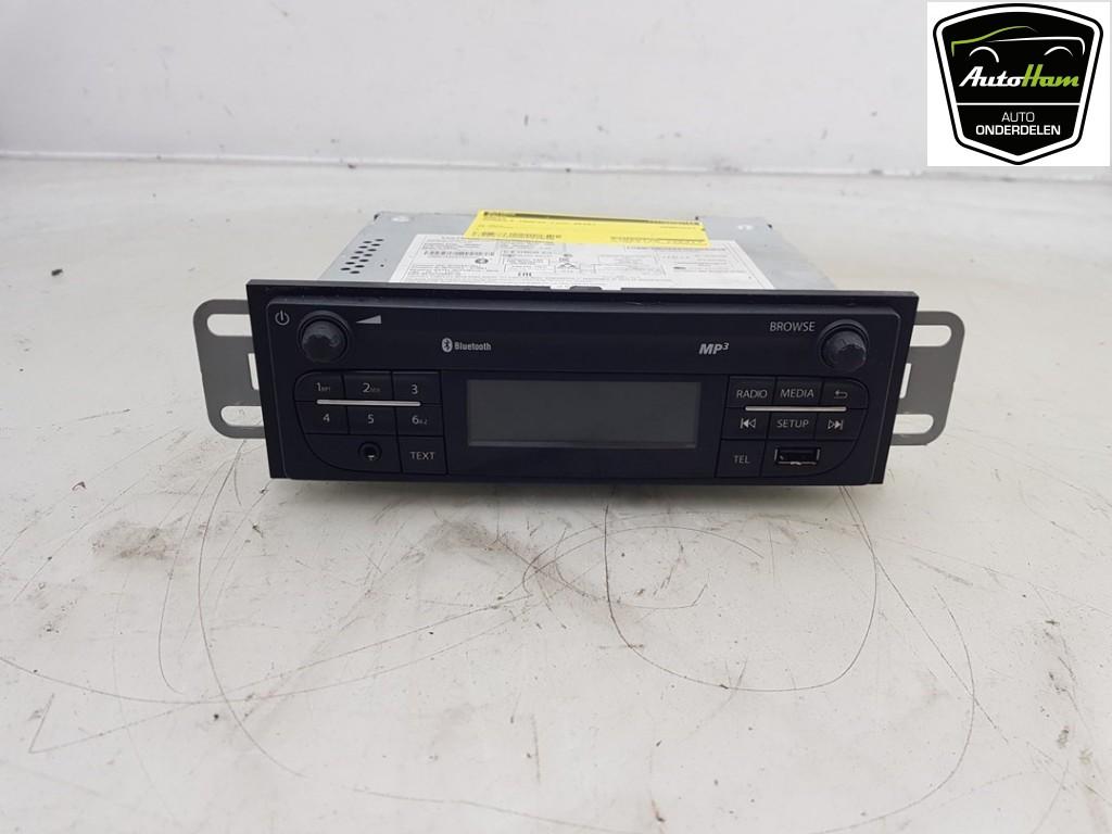 RADIO Renault Trafic (1FL / 2FL / 3FL / 4FL) (01-2014/-), Autos : Pièces & Accessoires, Autres pièces automobiles, Renault, Utilisé
