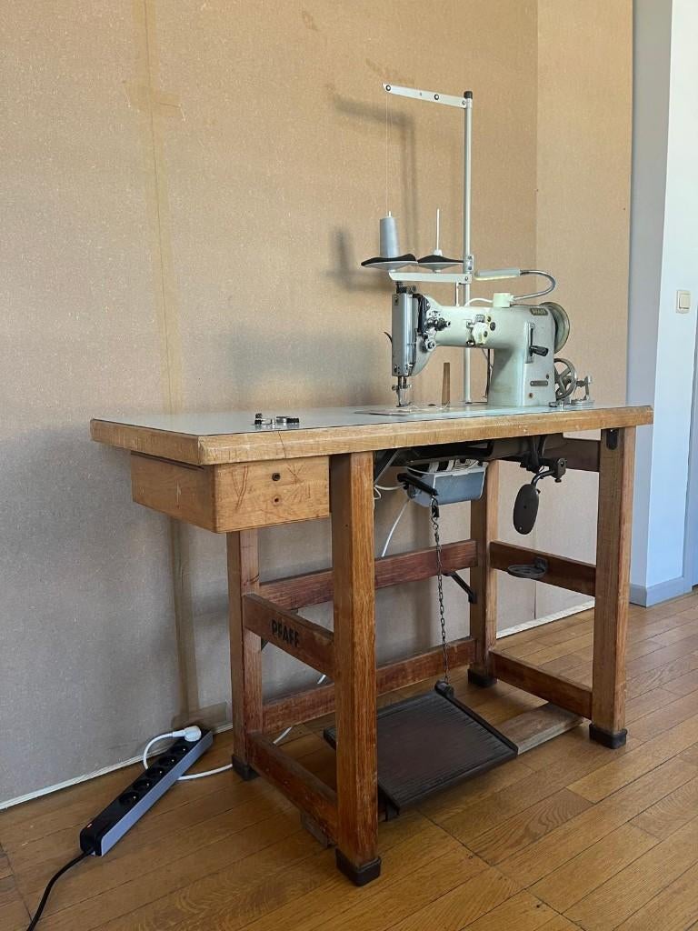 Machine à coudre PFAFF 138-6, Hobby & Loisirs créatifs, Machines à coudre & Accessoires, Pfaff, Machine à coudre, Industrie, Enlèvement