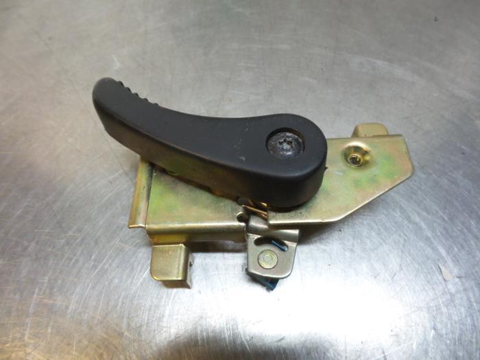 Poignée portière arrière camionnette d'un Peugeot Partner, Autos : Pièces & Accessoires, Carrosserie & Tôlerie, Peugeot, Utilisé