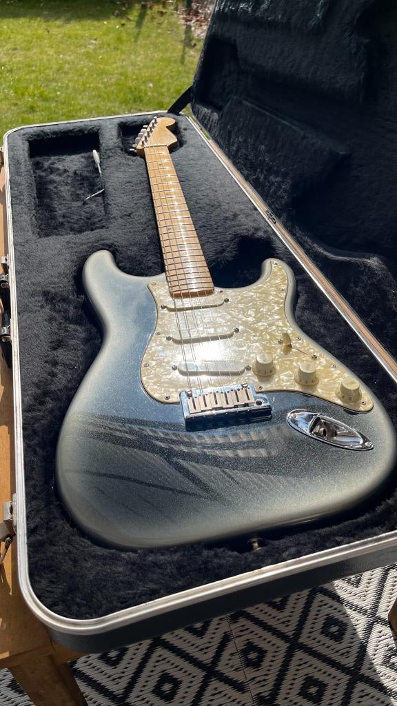 Fender US Strat Plus 1993 Black Pearl Burst, Musique & Instruments, Instruments à corde | Guitares | Électriques, Envoi, Utilisé