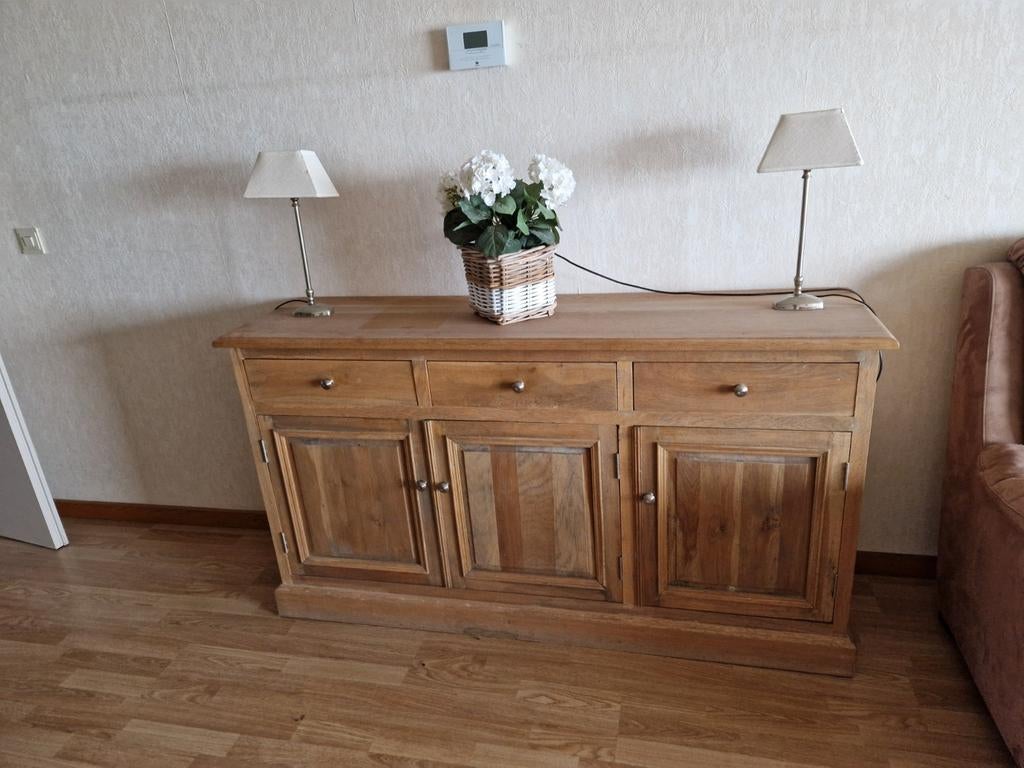 Buffet en chêne massif, Maison & Meubles, Avec porte(s), Landelijk, klassiek, Comme neuf, Enlèvement