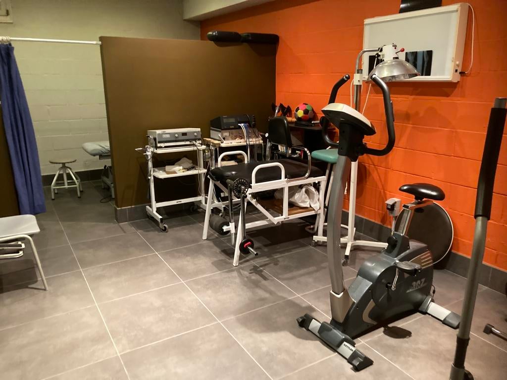 Kinesitherapie materiaal, Ophalen, Zo goed als nieuw