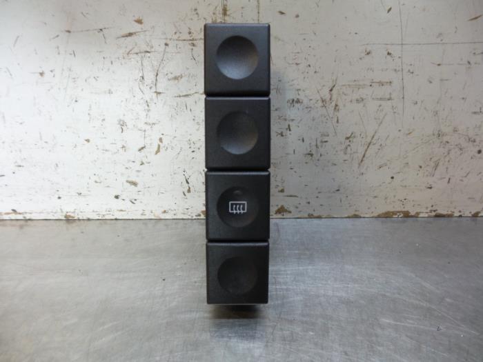 Verwarmingsschakelaar Achterruit van een Ford Fiesta (Fiesta, Gebruikt, -, -, Ophalen of Verzenden